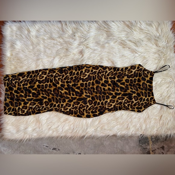 Leopard Print Bodycon Dress - Picture 3 of 4